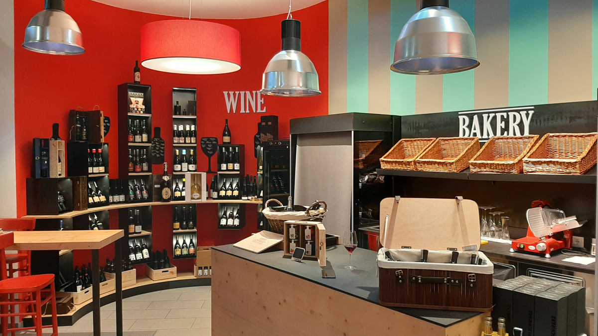 arredamento gastronomia Bolzano, negozio boutique, design gastrronomia, COMINshop